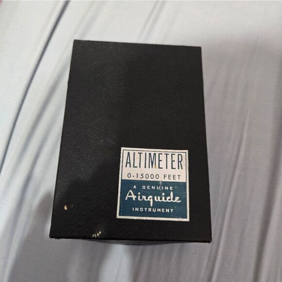 Airguide Altimeter Model 608, designed to measure altitude up to 15,000 feet. - Picture 4 of 8